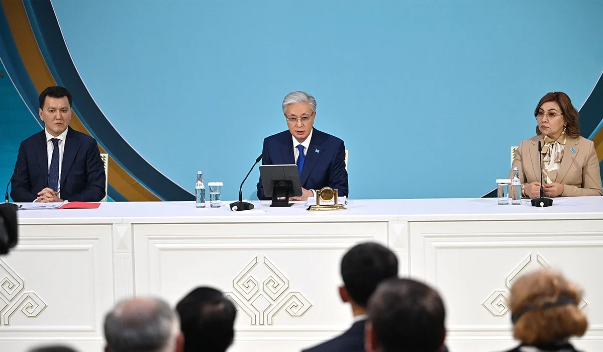 Үкімет орындай алмаса, жеке секторға беру керек: президент жүк авиациясын сынға алды