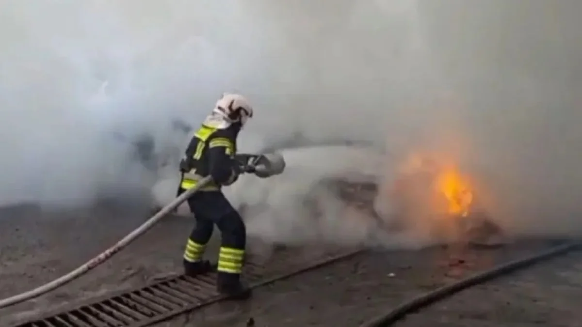 Шымкентте газ-баллонды жабдығы бар жеңіл көлік өртеніп кетті