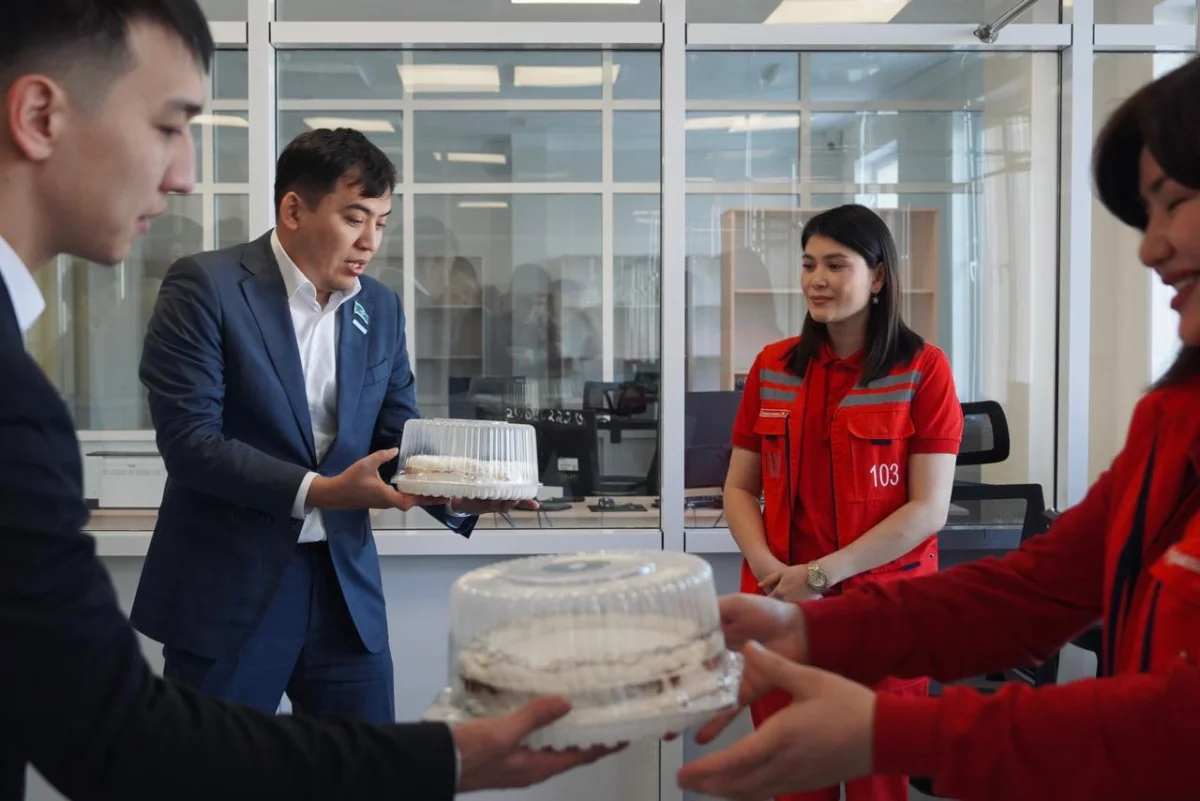 Маңғыстауда «AMANAT» жастары ақ халатты абзал жандарға қолдау көрсетті