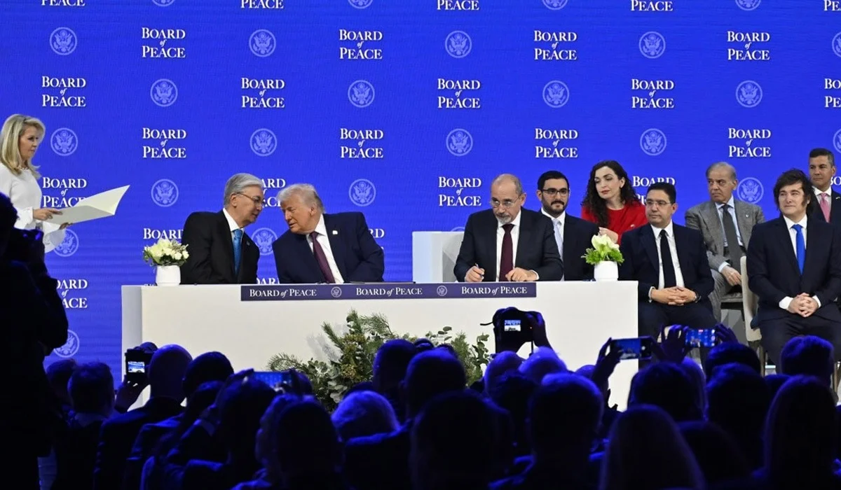 Тоқаев пен Трамп Давоста не жайлы «сыбырласқандары» белгілі болды