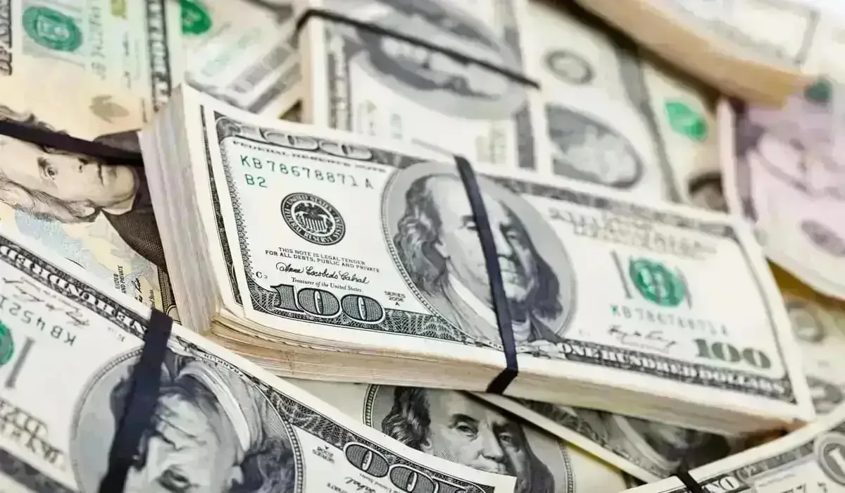 Доллар арзандады: ұлттық валюта бір күнде 2,36 теңгеге нығайды
