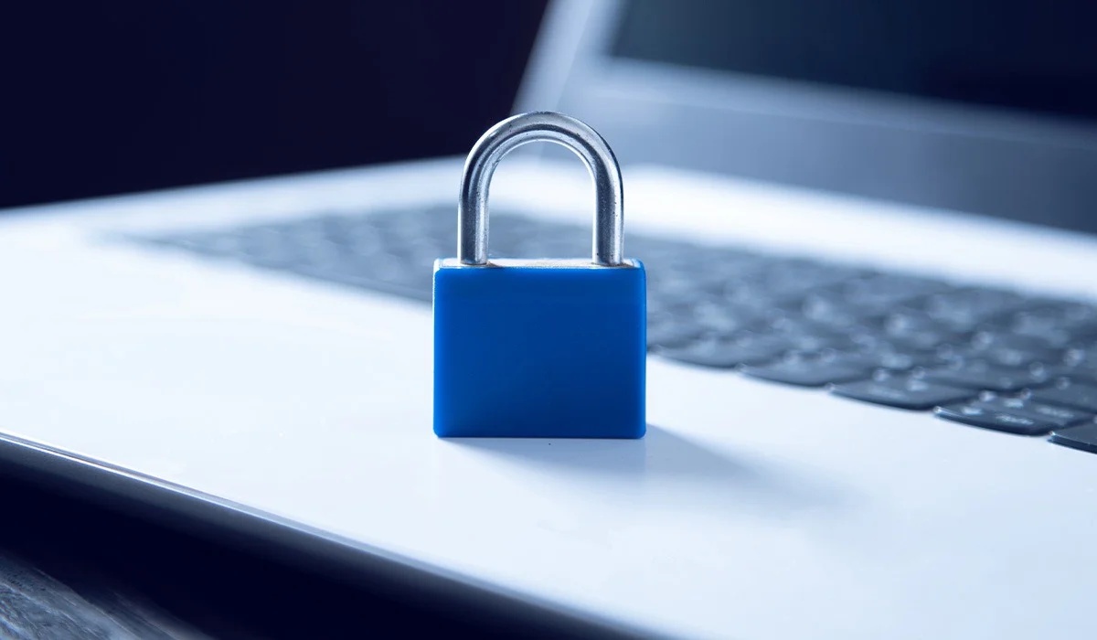 Депутат Конституцияға ар-намыс пен дербес деректерді қорғауға қатысты өзгерістерді ұсынды