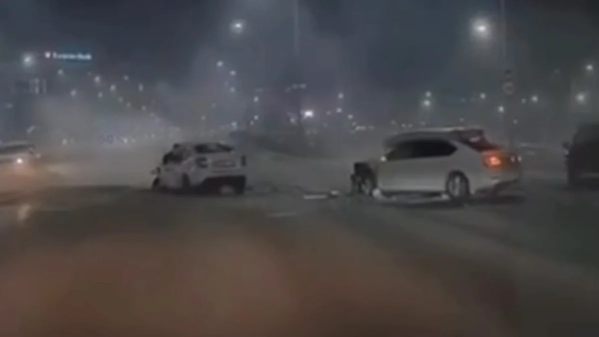 Астанадағы жантүршігерлік жол апатының видеосы тарады (ВИДЕО)