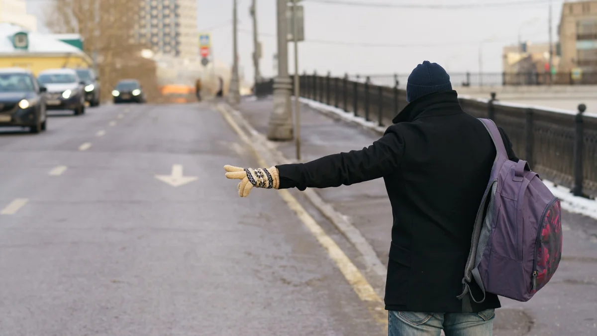 Қазақстан адам өлтіріп, түрмеде отырып шыққан шетелдікке еліне жету үшін ақша берген