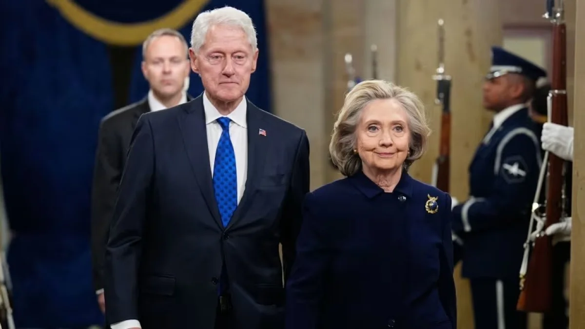 АҚШ-тың бұрынғы президенті педофилия үшін сотталған Джеффри Эпштейнмен байланысы үшін тергелмек