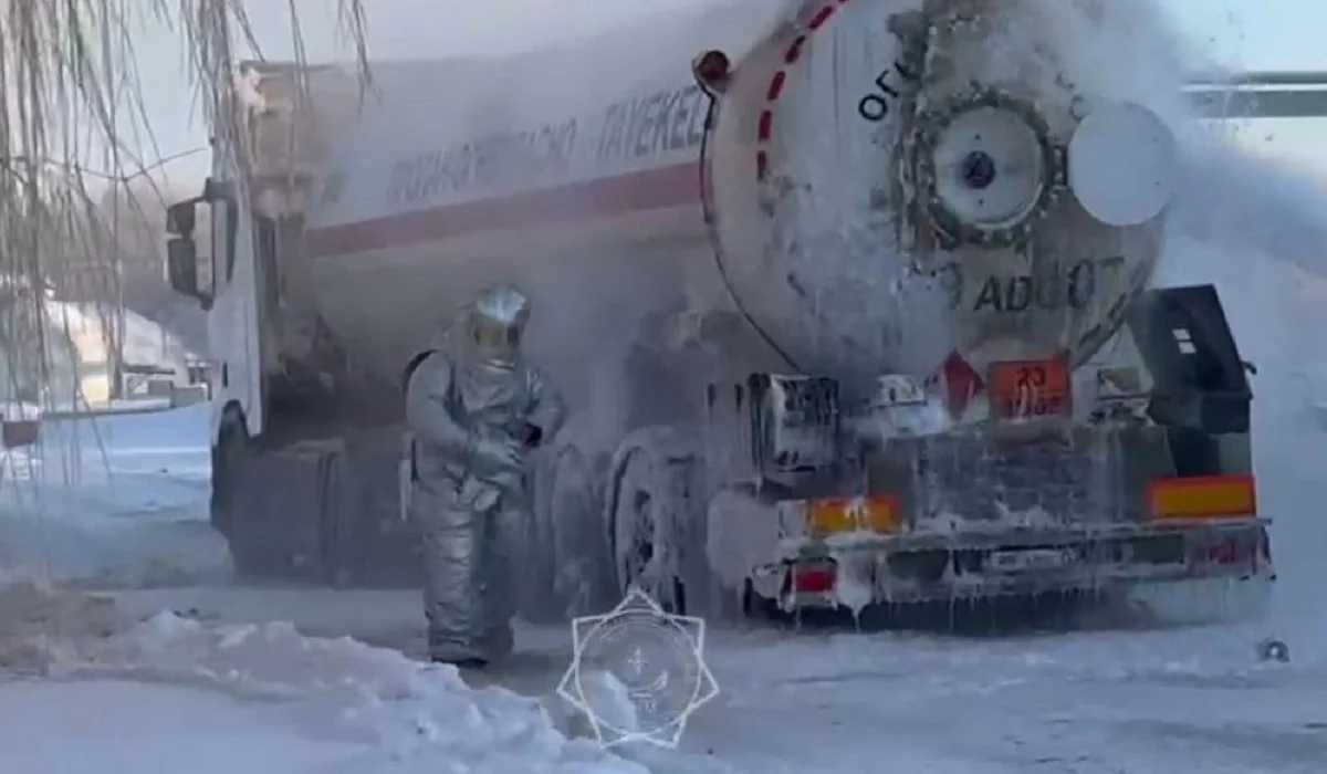 Оралда газ тасып бара жатқан жүк көлігінен өрт шықты