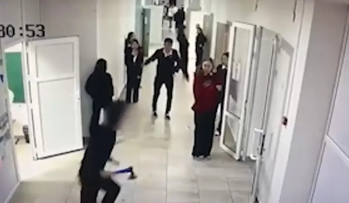 Құлсарыда балта ұстаған оқушы: мектеп директоры қызметінен босатылды