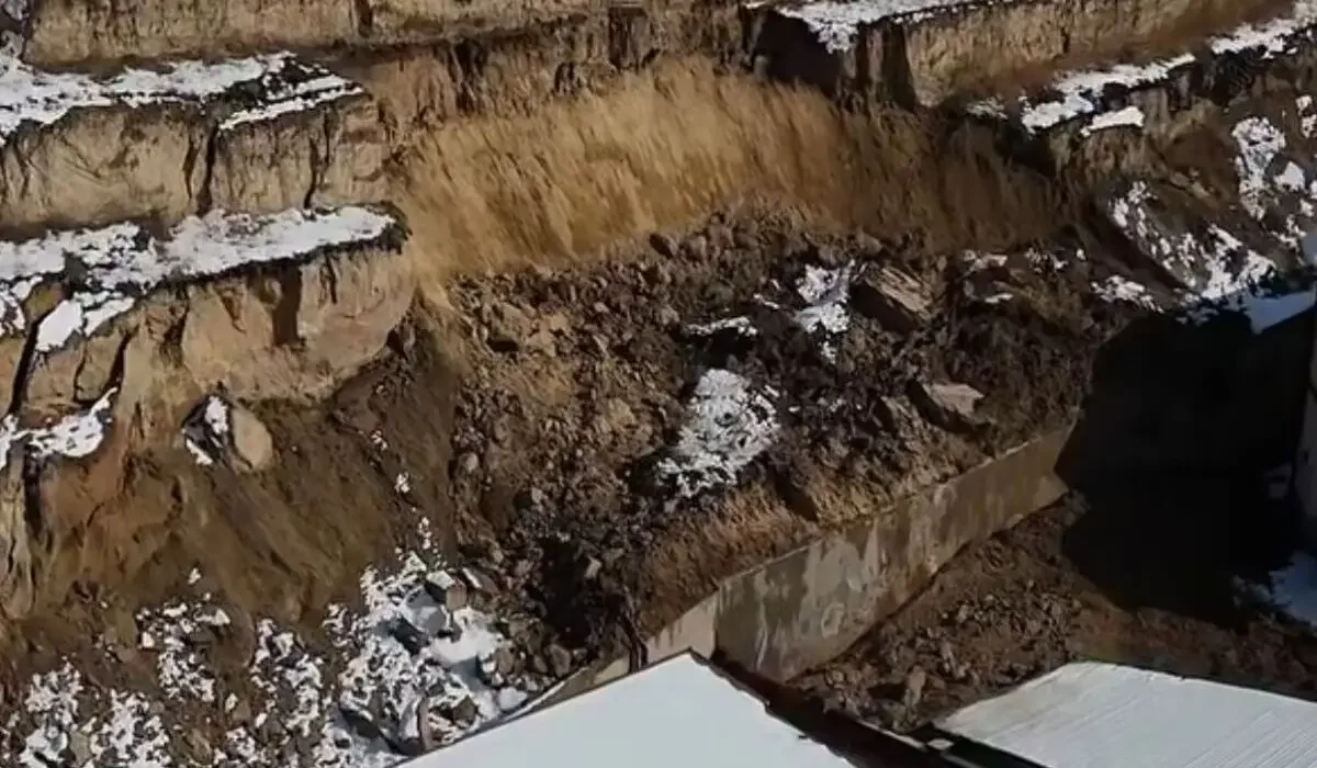 Алматы облысында тау баурайынан топырақ опырылып, жеке секторға зақым келді