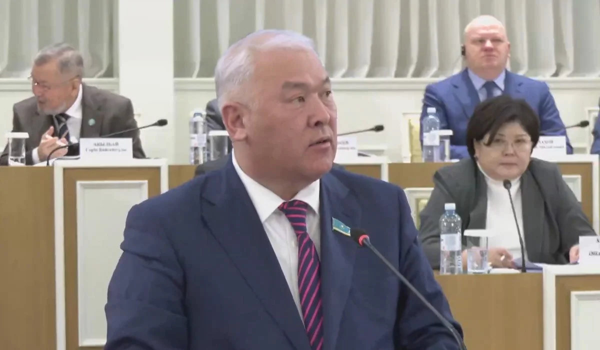 Құрылтайды «президент таратады» деген норманы өзгерту қажет – Әбенов