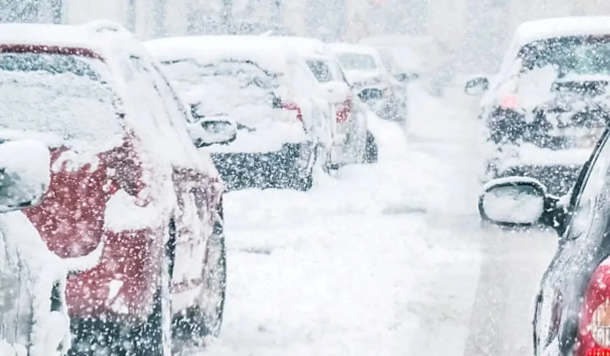 Абай облысында қарлы боранға байланысты көлік қозғалысына шектеулер енгізіліп, мектептер онлайнға көшті