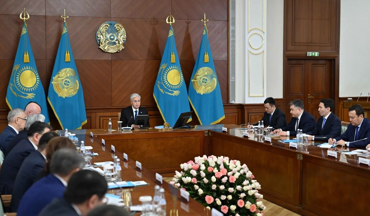 «Өз бақылауымда ұстаймын»: президент әлеуметтік салада алаяқтық жасағандарды анықтауды тапсырды