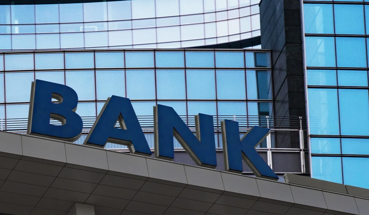 «Еш қиналмай 3 трлн теңгеге жуық табыс тапты»: Тоқаев сылтауы көп банктерді сынға алды