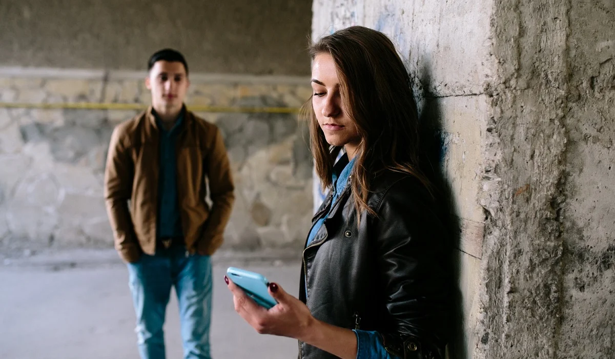 БҚО-да бұрынғы әйелін аңдып, мазасын алған ер адам сотталды