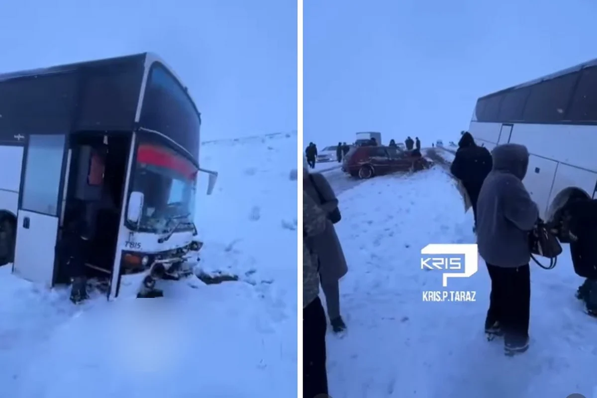 Жамбыл облысында ауа райы бұзылды: жеңіл көлік пен автобус соқтығысып, бір адам қаза тапты (ВИДЕО)