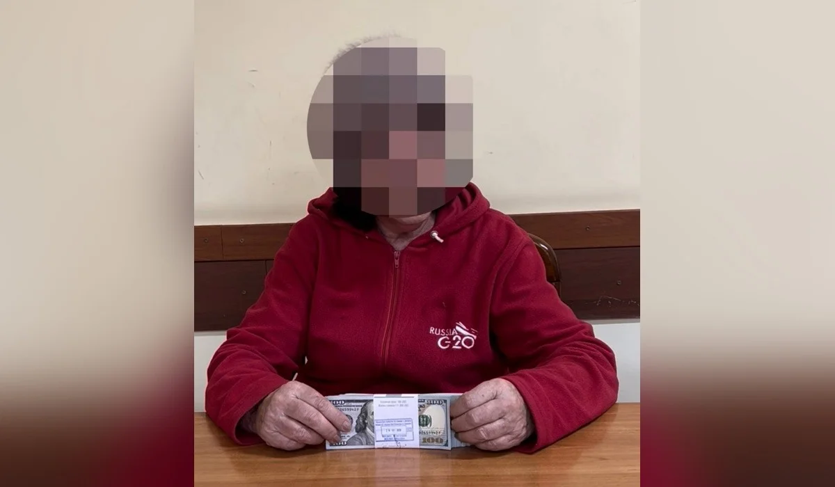 «Алло, бұл АФМ»: Павлодарда зейнеткер алаяқтарға 10 мың долларын беріп қоя жаздады