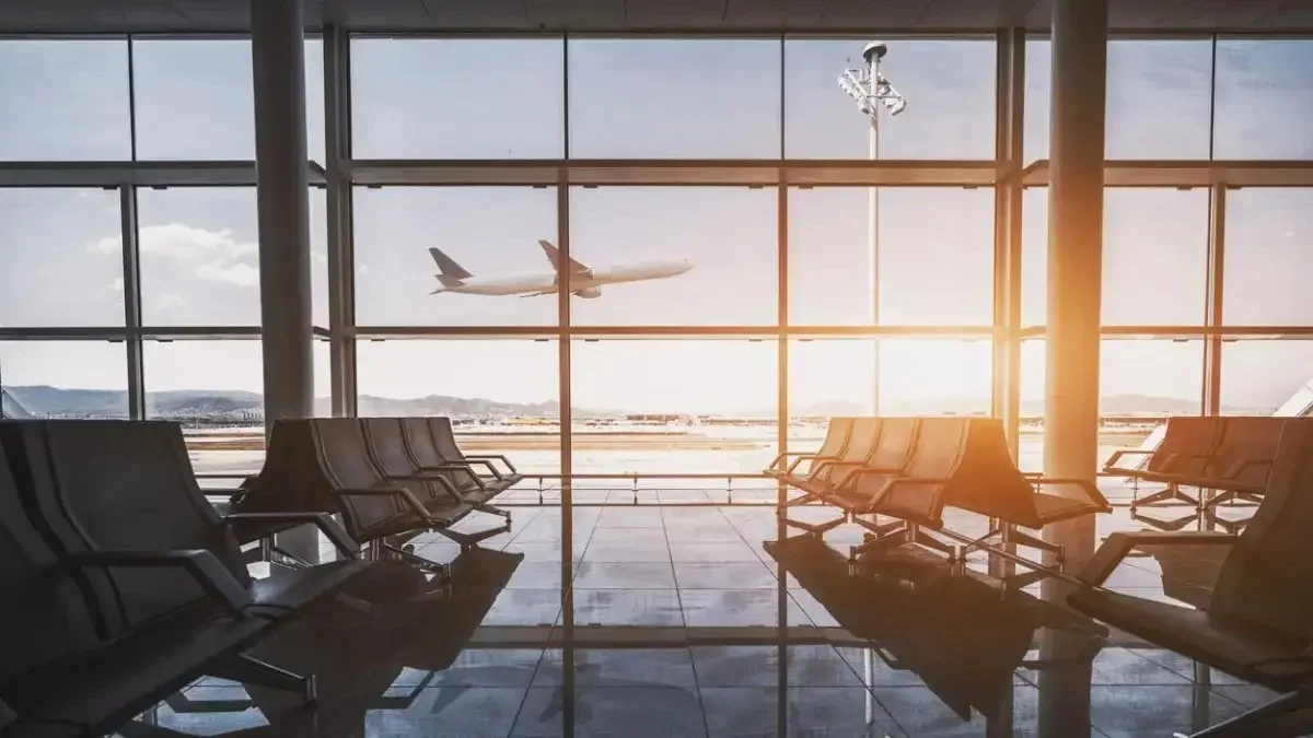 «Екі әріпті ақысыз түзеп береді»: Қазақстанның әуежайларында жаңа ереже қолданысқа енді