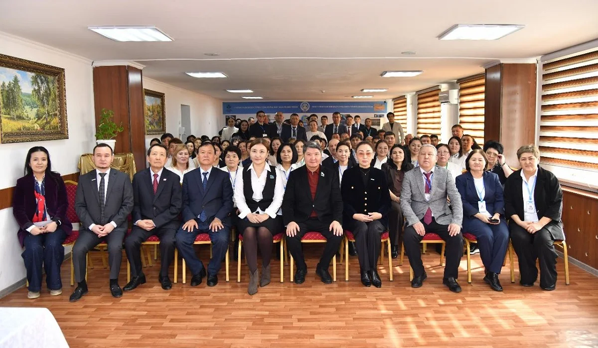 Жалпыұлттық коалиция мүшелері Шымкентте еңбек ұжымдарымен және студенттермен кездесті