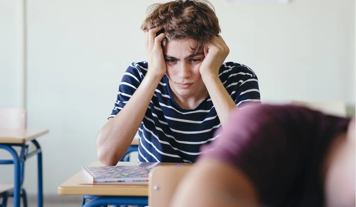 Талғар ауданында мұғалім «тәртіпсіз» оқушының үстінен арыз жазған - олардың ісі сотта қаралды