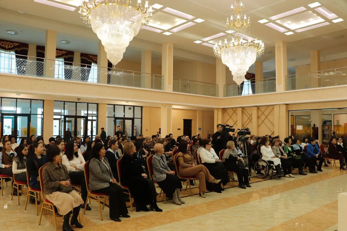 Қостанайда жаңа Конституция жобасы кәсіпкер әйелдермен талқыланды