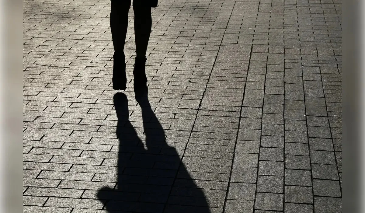 Ақмолада ер адам бұрынғы әйелінің дәл жанына көшіп барып, оны күнде кешке аңдып отырған