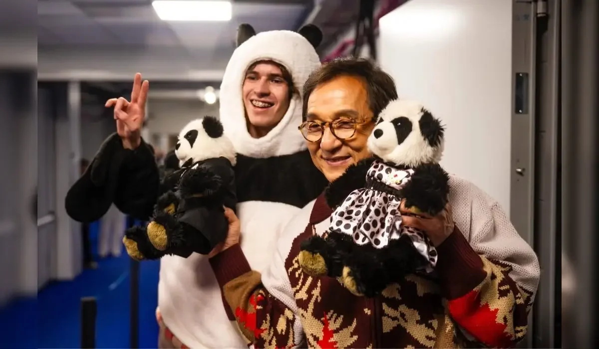 Олимпиада чемпионы Михаил Шайдоров Джеки Чаннан сыйлық алды