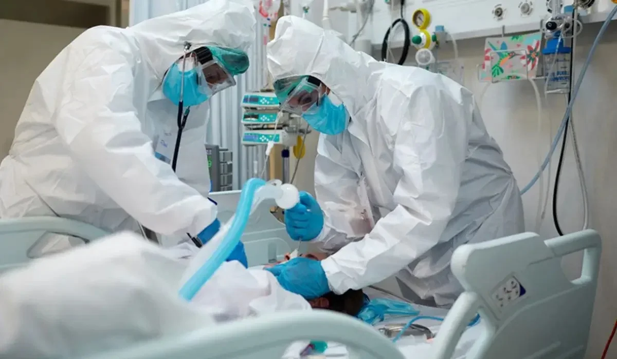 Коронавирустың жаңа түрі белсенді таралып келеді: Қазақстанға қауіп төніп тұр ма