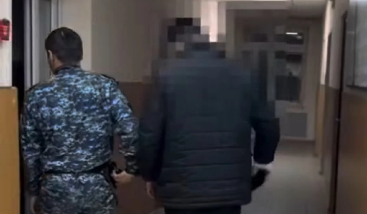 ШҚО-да полицейлер ауылдарды аралап жүріп, жүргізуші куәлігінен айырылған ер адамды мас күйінде ұстап алды