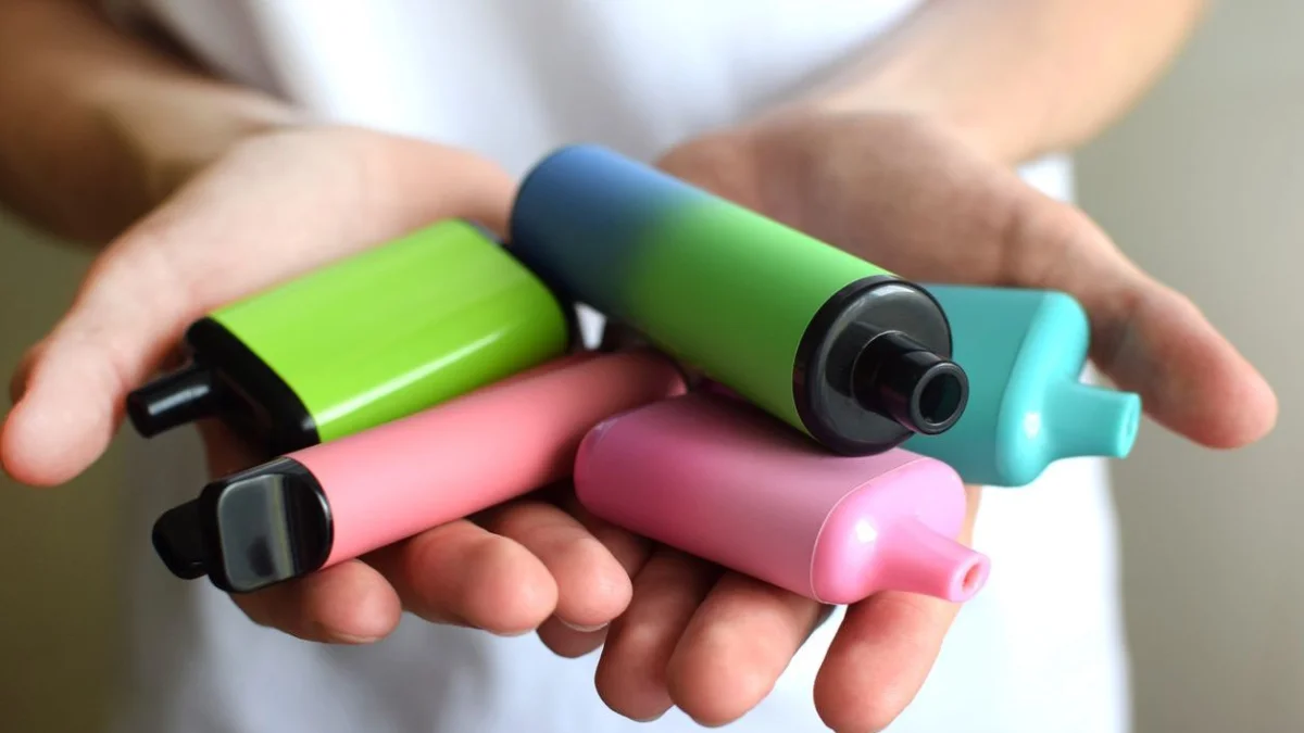 Заңсыз табыс 1 млрд теңгеден асуы ықтимал: Алматыда 180 мың вейп тәркіленді