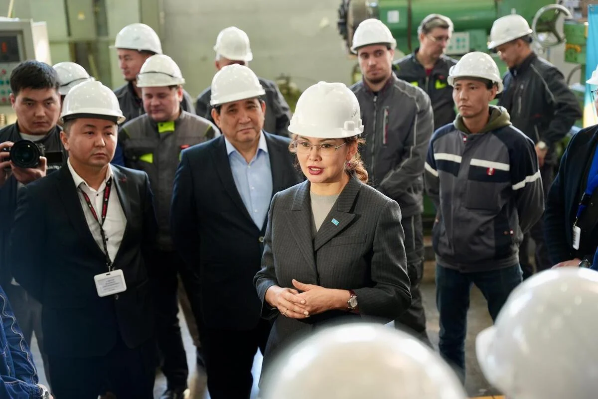 Еңбек адамы – мемлекеттің тірегі: Жаңа Конституция жобасы зауыт ұжымымен талқыланды