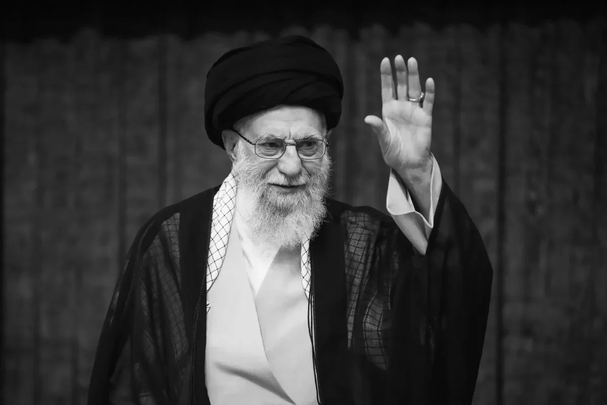 Иранның Жоғарғы көшбасшысы Әли Хаменеи қаза тапты — Reuters