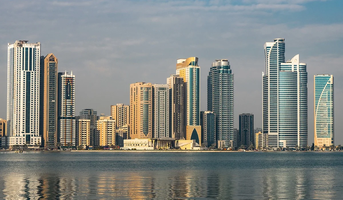 БАӘ Ирандағы елшілігін жауып, дипломаттарын кері қайтарды