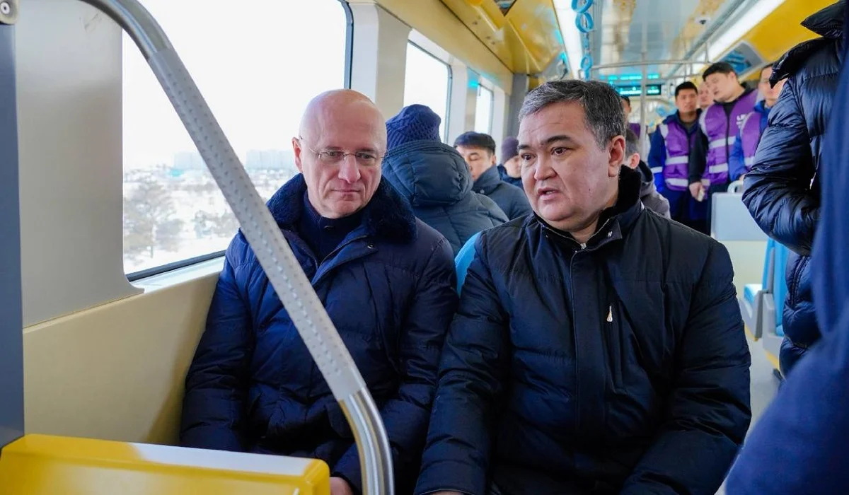 Роман Скляр мен Жеңіс Қасымбек ЛРТ-ға мініп, Астананы аралады