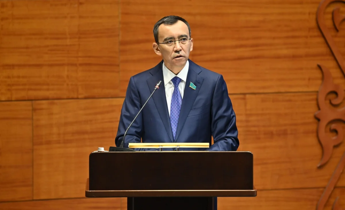 Мәулен Әшімбаев: жаңа Конституция жастардың әлеуетін ашудың берік негізін қалыптастырады