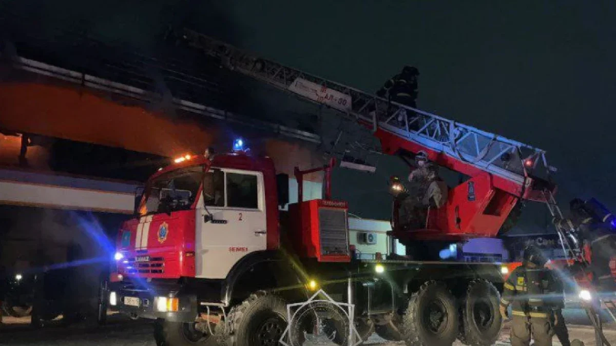 Семейдегі алапат өрт: 6 адам дәрігер көмегіне жүгінді, 1 науқас ауруханаға жатқызылды