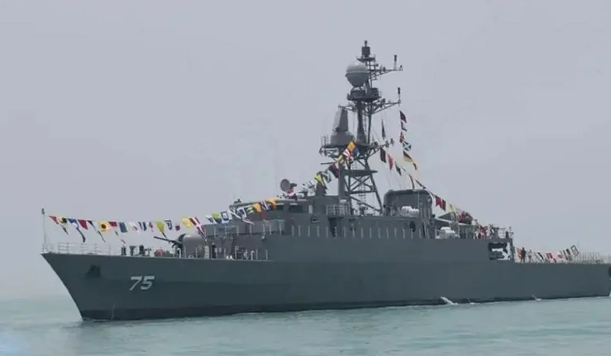 Бортта 180-ге жуық адам болған: АҚШ Иранның әскери кемесін жойғанын мәлімдеді