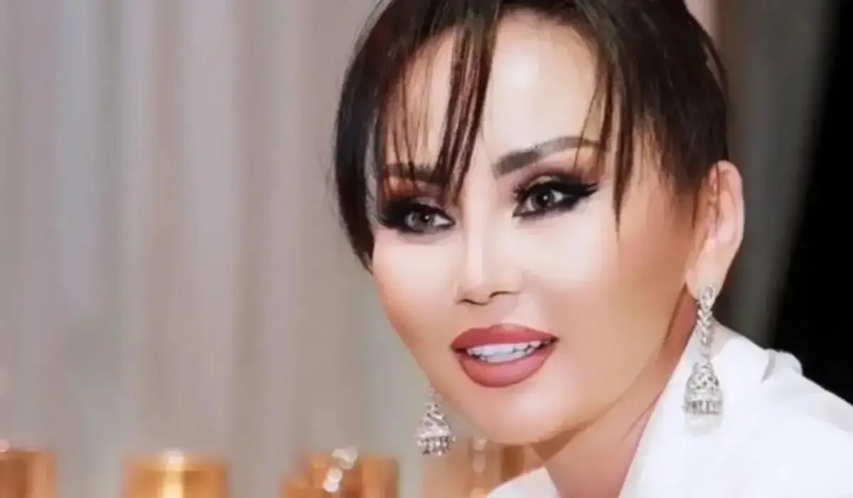 Бірнеше пәтердің бағасындай: Баян Алагөзова мерекеге алған сыйлығын көрсетті