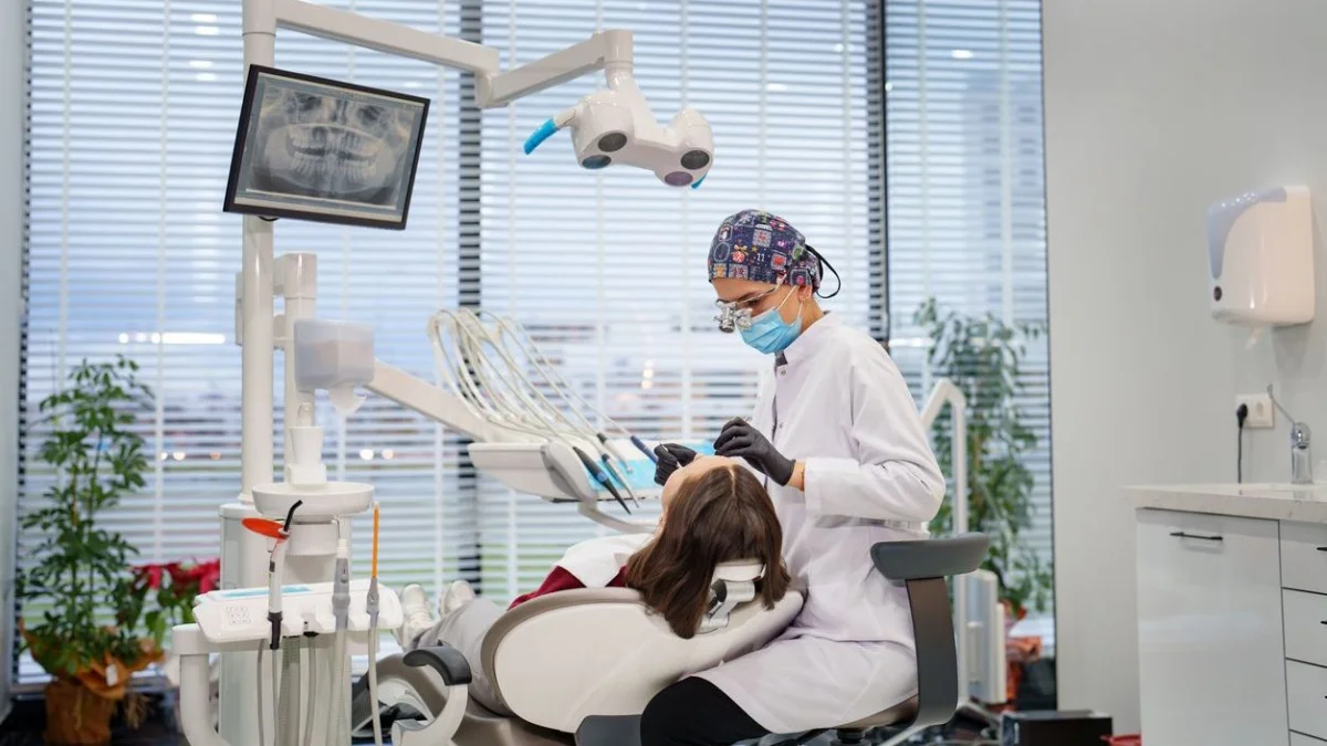 Оралда әйел адам тісін емдетемін деп ажал құшты: тіс дәрігері сотталмайтын болды