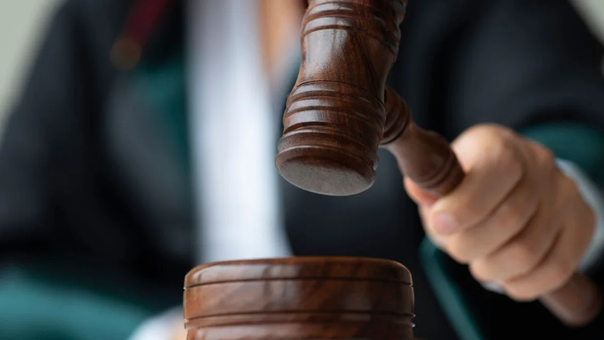 БҚО-да кәсіпкер емхананы сотқа беріп, 800 мың теңгеге жуық қаражат өндіріп алды