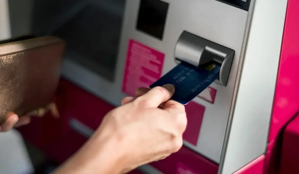 Ақкөл тұрғыны алаяқтарға банк картасын беремін деп сотталып кетті