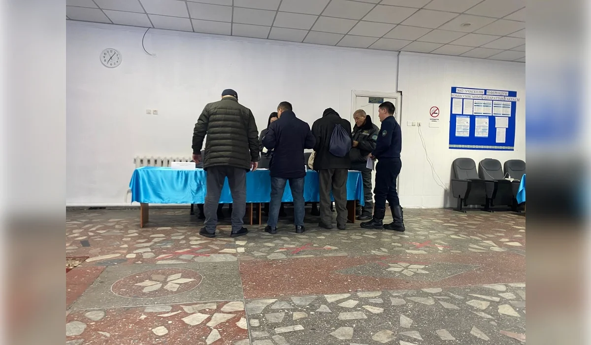 «Халық таңғы сағат жетіден бері дауыс беріп жатыр»: Жаңаарқа ауданындағы референдумның барысы қандай