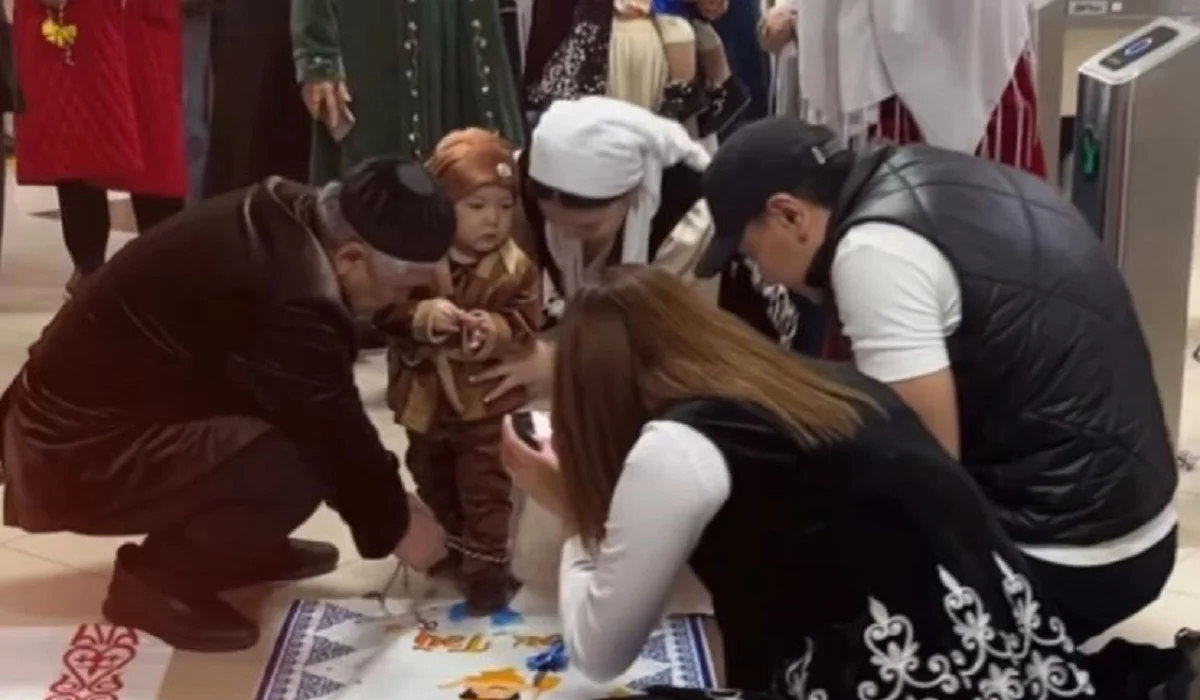 Ақтөбедегі референдум учаскесінде тұсау кесу рәсімі салтанатты түрде өткізілді (ВИДЕО)