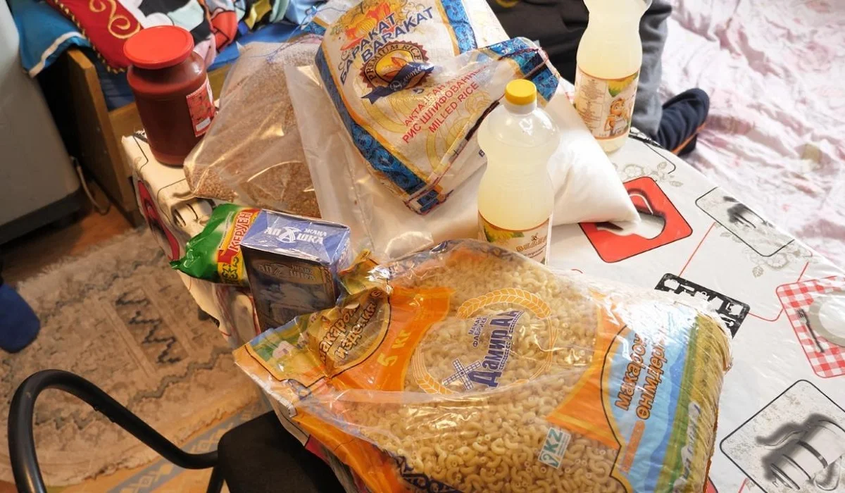 «Наурызнаманың» онкүндігі: Астанада жүздеген отбасыға азық-түлік себеті тапсырылды