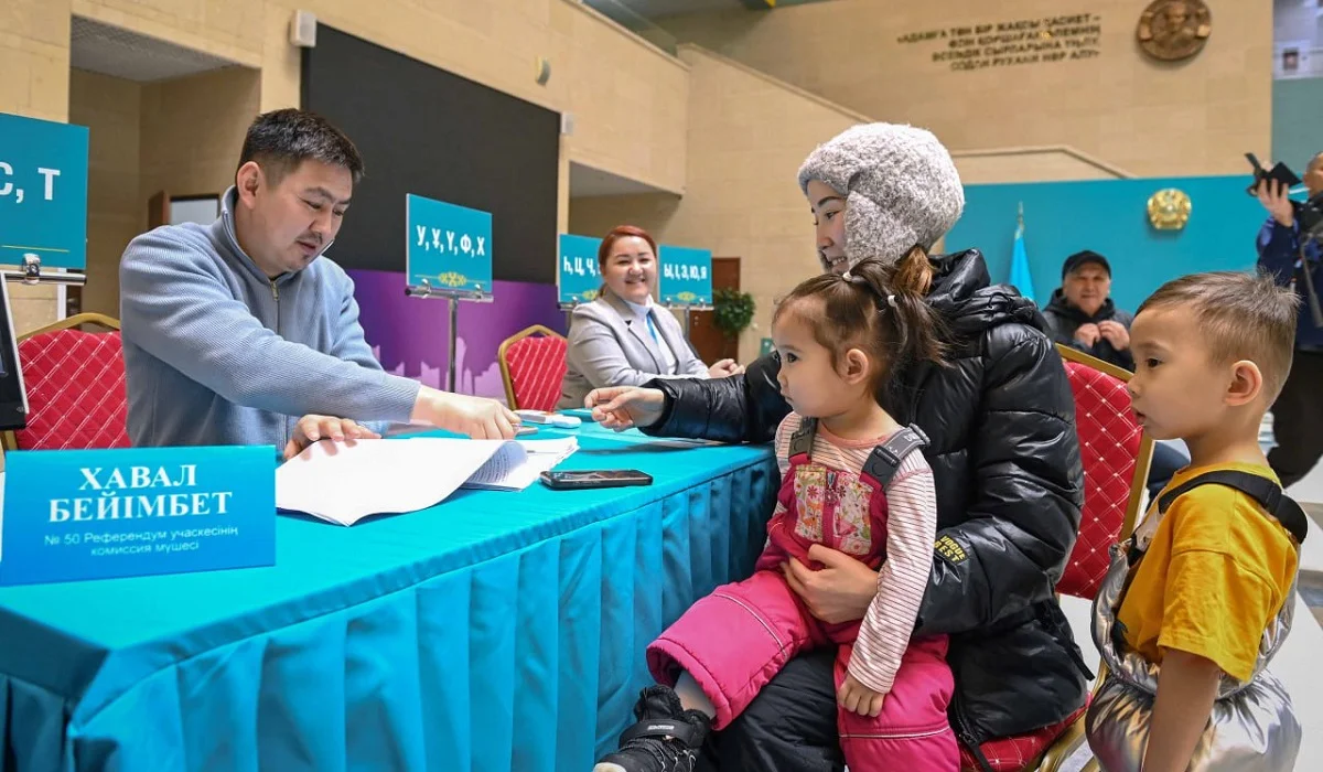 «Референдум өтті деп саналды»: қазақстандықтардың жартысынан көбісі дауыс берді