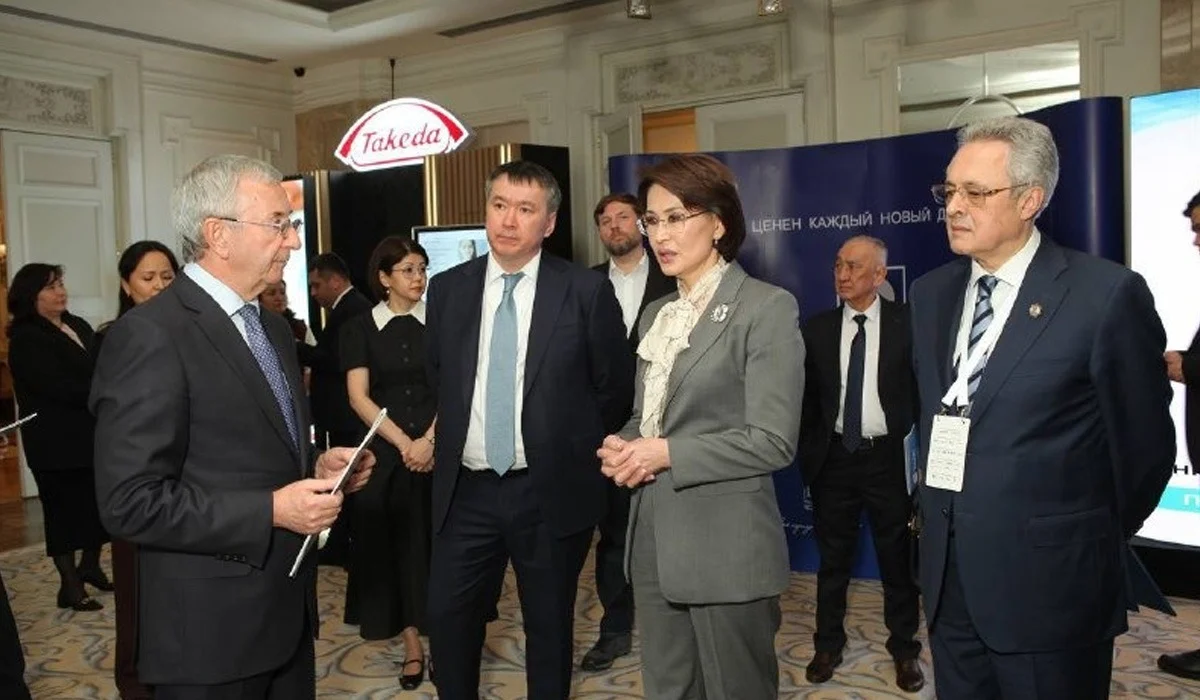 «Қатерлі ісіктен болатын өлім-жітім 14% азайған»: Алматыда мың жарымға жуық онколог кездесті