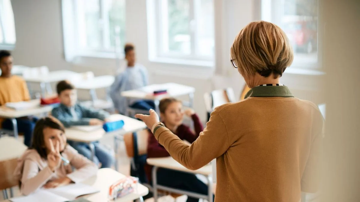 Астанада зейнет жасына жақындаған бірқатар мұғалімнің құқығы тапталып келген