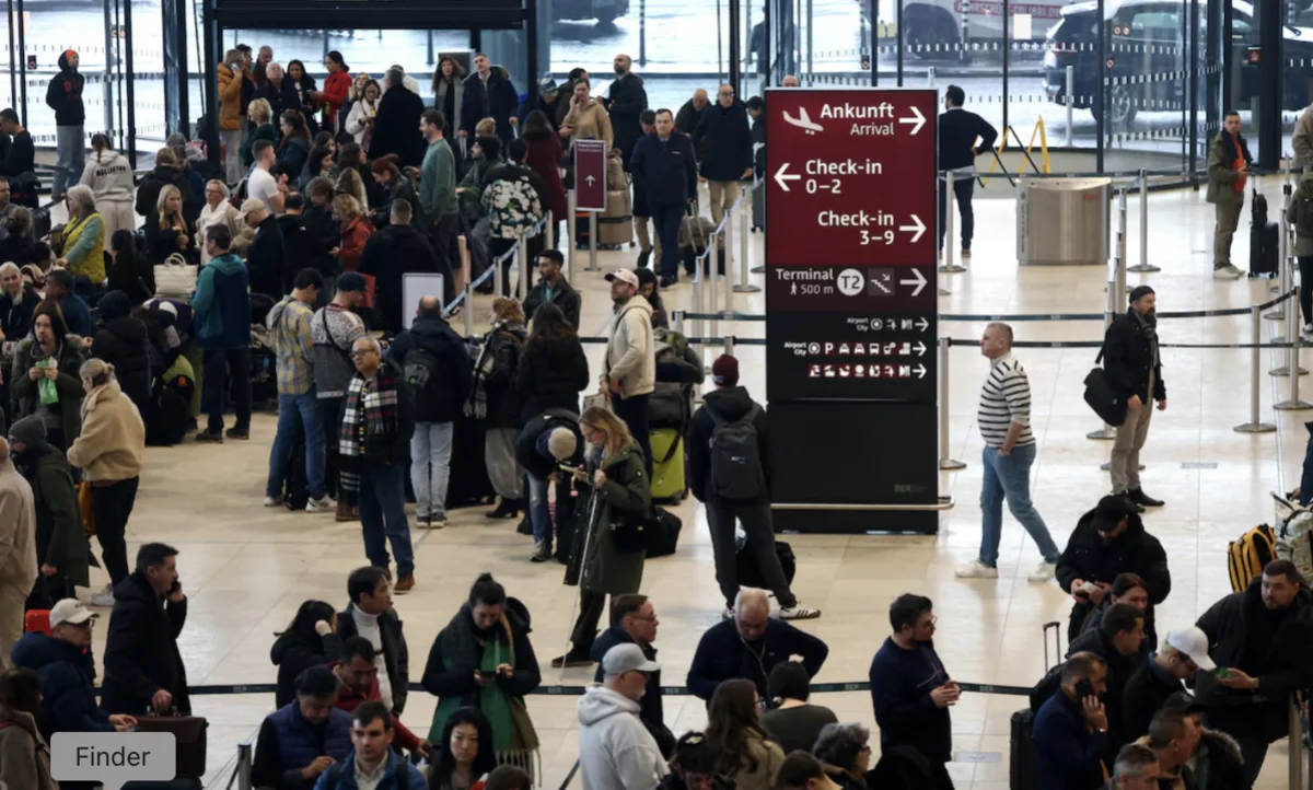 Берлин әуежайы ереуілге байланысты жабылды