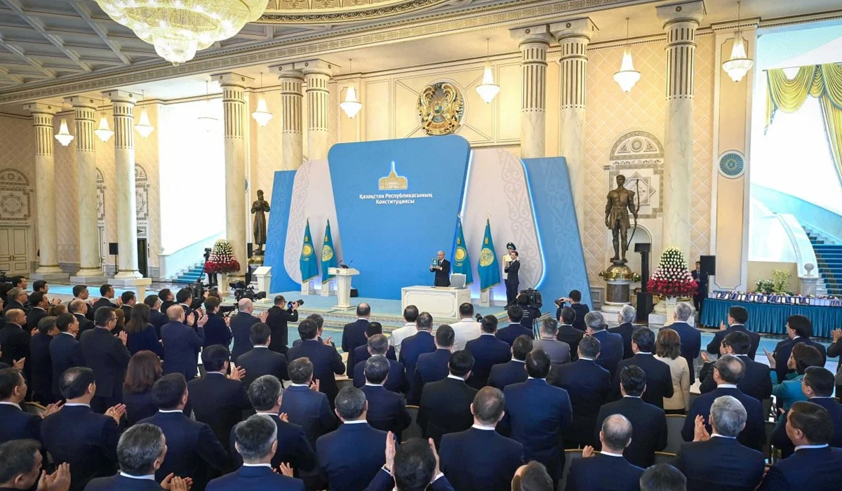 Тоқаев жаңа Конституцияға сәйкес адал қызмет етуге серт берді