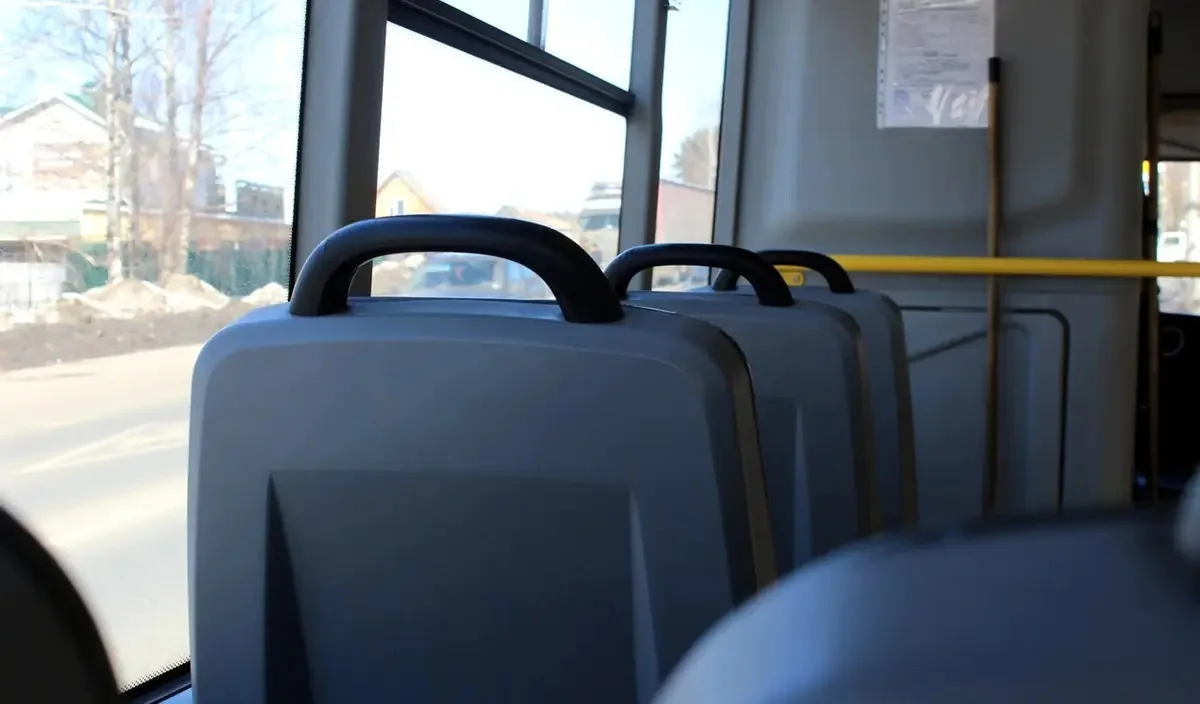 «Біреу үсіп өлсе қайтеді?»: Ақтөбеде жолаушыларды далаға тастап кеткен автобус жүргізушісінің әрекеті дау тудырды