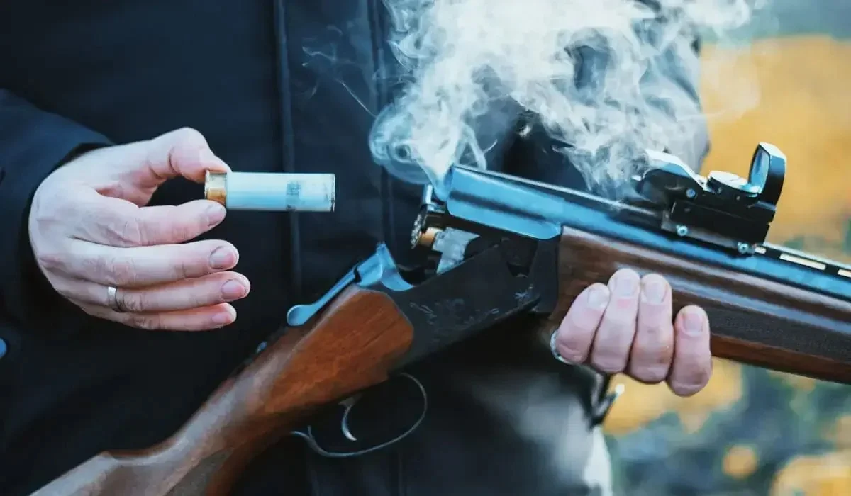 Қостанайда ер адам экс-әйелін мылтығымен атып өлтіріп, артынша полицияға өзі берілген