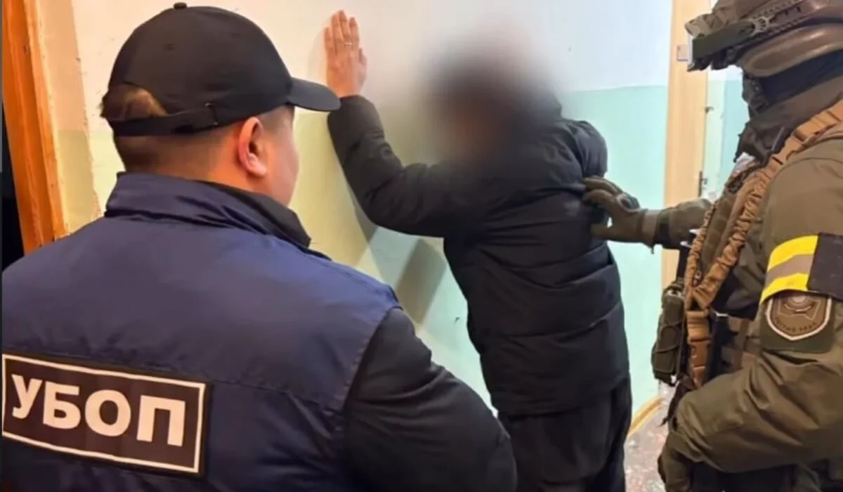 ШҚО-да колледж студенті қатарластарын бопсалап, ақшалары мен телефондарын тартып алған (ВИДЕО)